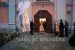 anioy na szczudach na lub